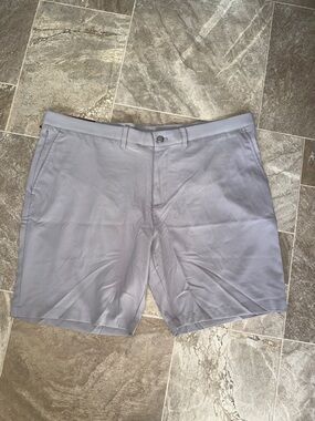 Kirkland Signature Men's grey Flat Front comfort waistband Shorts size 40 NWT